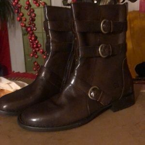 NWOT Size 9 Born Cincy Tan Short boots